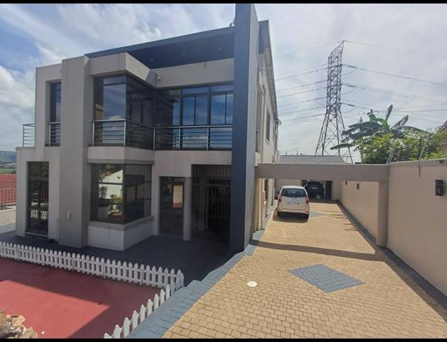 6 BEDROOM HOUSE FOR SALE IN WOODVIEW